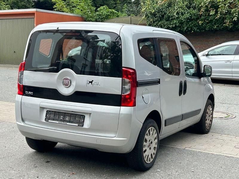 Gebraucht Fiat Qubo Dynamic 73 PS (53 kW) 2009 Silber Van / Kleinbus