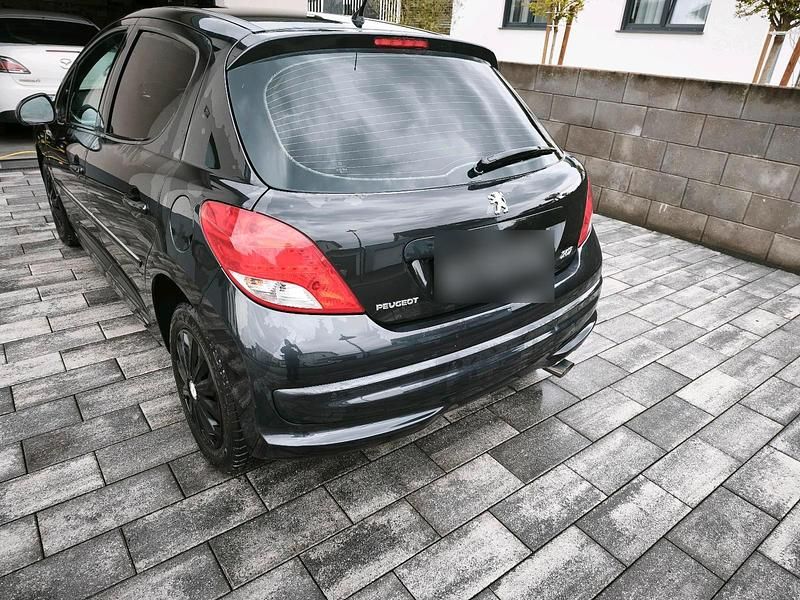 Gebraucht Peugeot 207 120 PS (88 kW) 2011 Schwarz Limousine