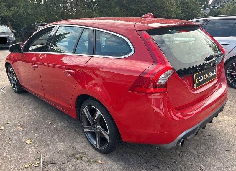 Gebraucht Volvo V60 R-Design 136 PS (100 kW) 2013 Rot Kombi