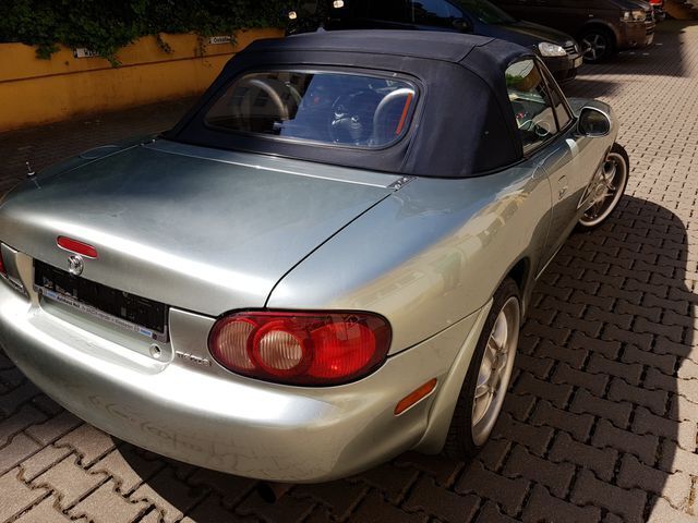 Second-hand Mazda MX5 197 CP (144 kW) 2003 Verde Cabrio