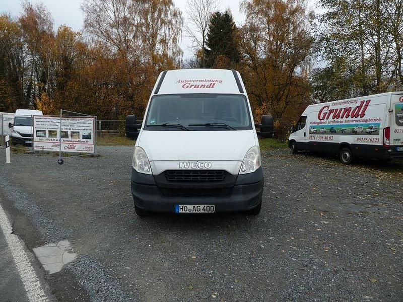 Gebraucht Iveco Daily 106 PS (77 kW) 2014 Weiß Van / Kleinbus