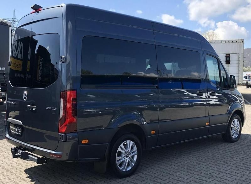 Gebraucht Mercedes Sprinter 190 PS (139 kW) 2024 Tenoritgrau metallic Van