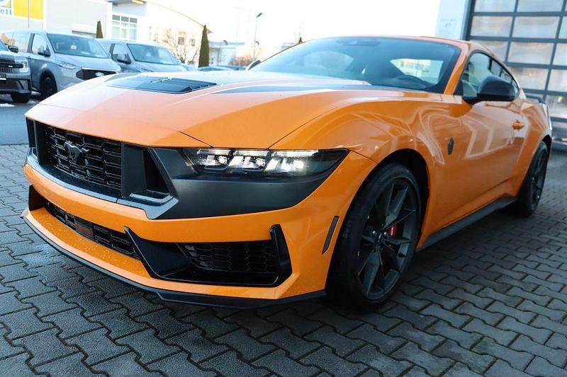 Neu Ford Mustang Dark Horse 454 PS (333 kW) 2026 Orange fury metallic Coupé