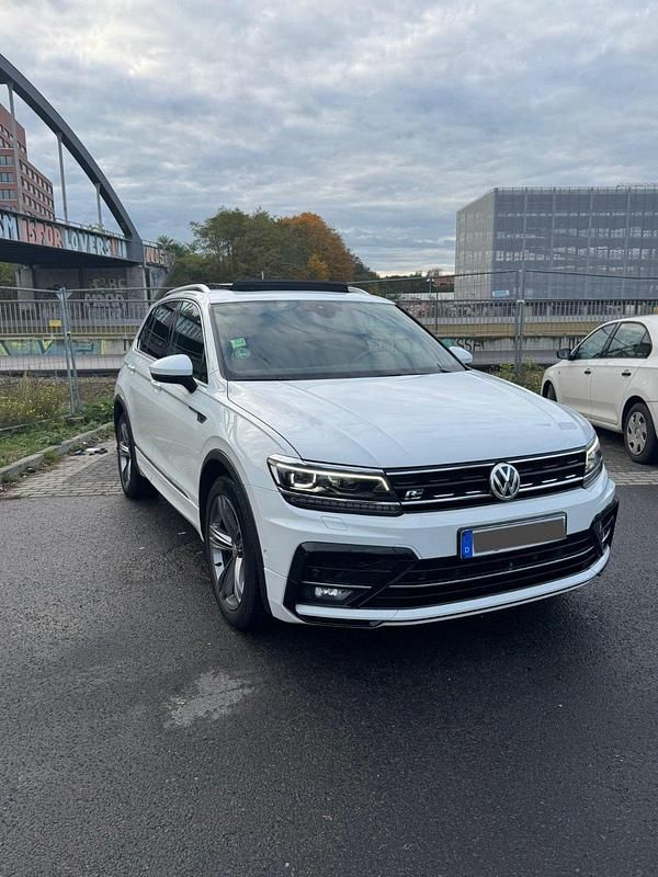 Weiß Gebraucht 2018 VW Tiguan R-line SUV | 24.000 € (Fairer Preis) - Bild 1/4