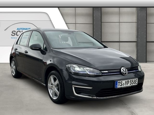 Gebraucht VW e-Golf 100 kW (136 PS) 2020 Grau uranograu Kleinwagen