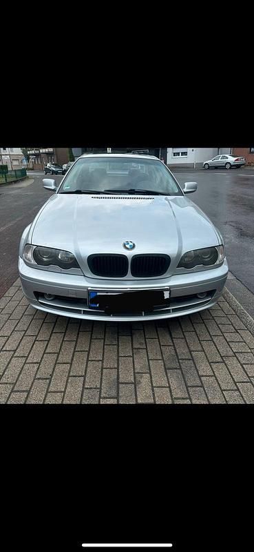 Gebraucht BMW 320 150 PS (110 kW) 2000 Silber Coupé