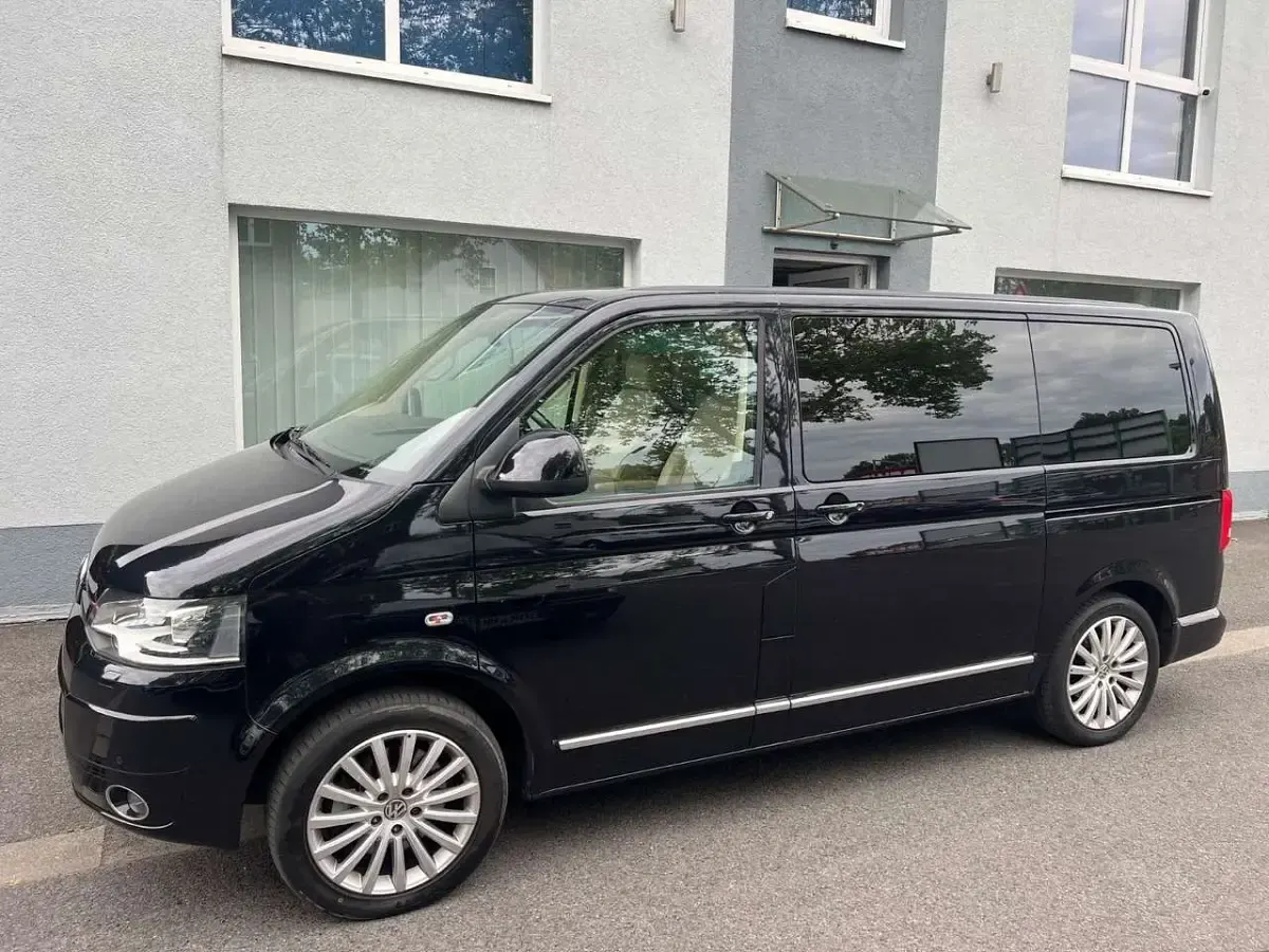 Gebraucht VW Multivan Highline 179 PS (131 kW) 2011 Schwarz Van / Kleinbus