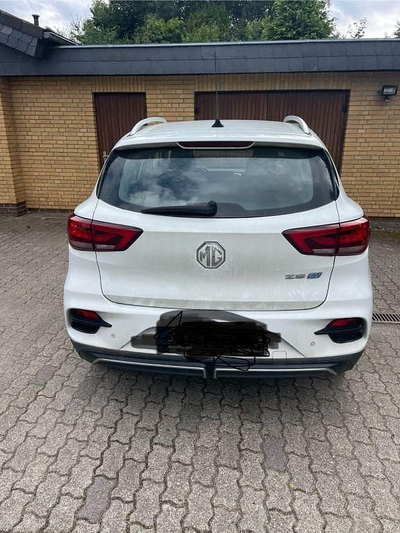 Gebraucht MG ZS Comfort 130 kW (177 PS) 2022 Weiß Limousine