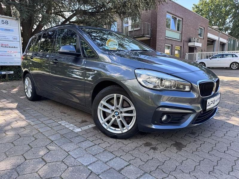 Grau Gebraucht 2016 BMW 220 Advantage Limousine | 13.990 € (Fairer Preis) - Bild 1/4