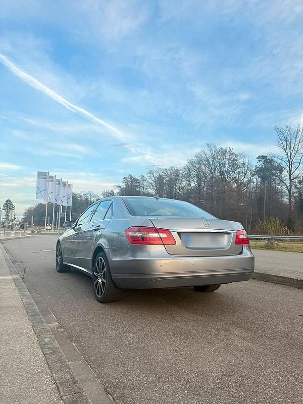 Gebraucht Mercedes E220 170 PS (125 kW) 2009 Grau Limousine