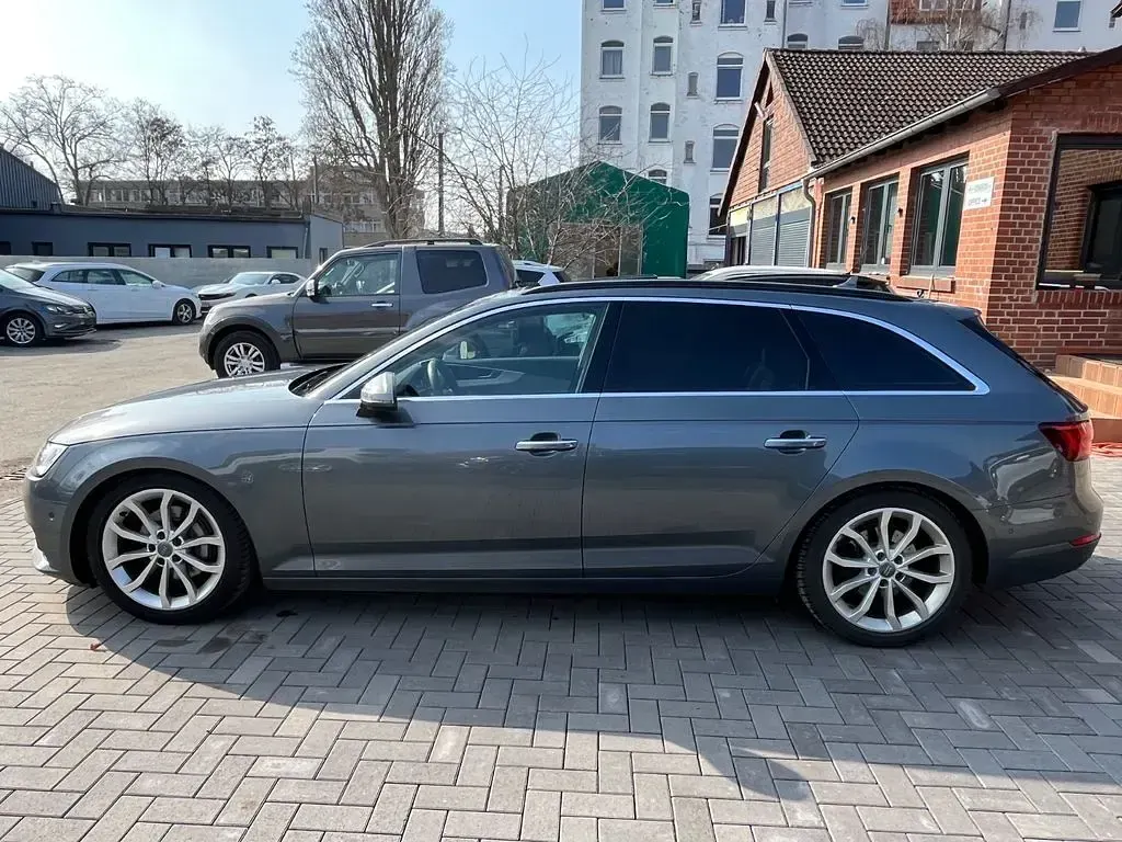Gebraucht Audi A4 Business 218 PS (160 kW) 2017 Grau Kombi