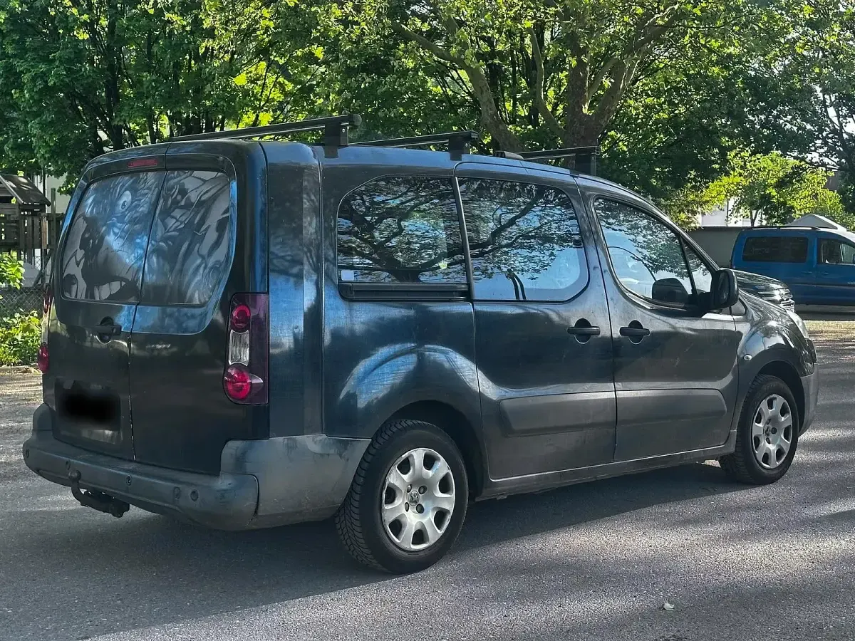 Gebraucht Peugeot Partner 90 PS (66 kW) 2013 Schwarz Van / Kleinbus
