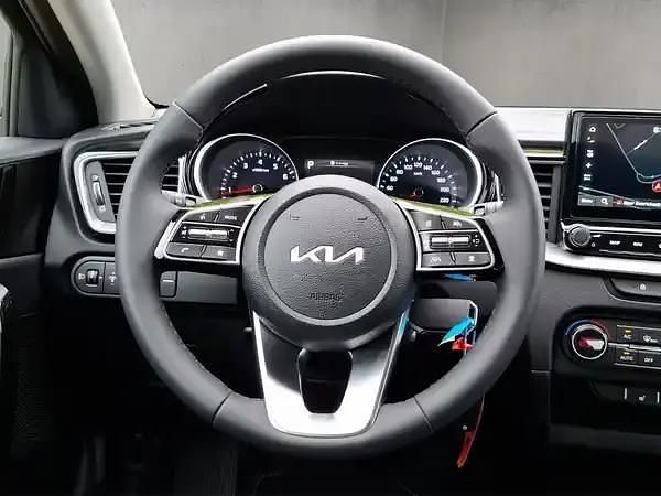 Neu Kia Ceed 140 PS (102 kW) 2025 Zilinaschwarz met. Kleinwagen