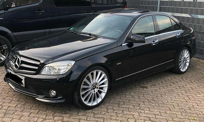 Schwarz Gebraucht 2008 Mercedes C350 AMG Limousine | 9.000 € (Fairer Preis) - Bild 1/4