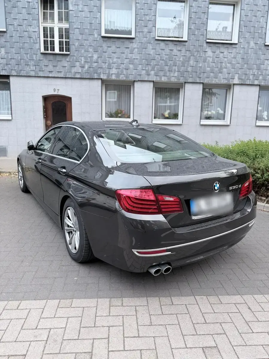Gebraucht BMW 530 Comfort Edition 258 PS (189 kW) 2014 Braun Limousine