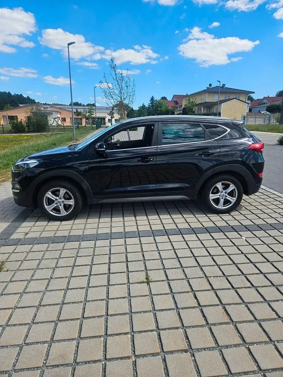 Gebraucht Hyundai Tucson Classic 141 PS (103 kW) 2016 Schwarz SUV