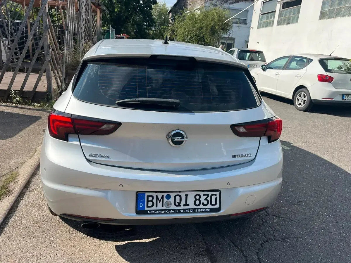 Gebraucht Opel Astra 118 PS (86 kW) 2016 Silber Limousine