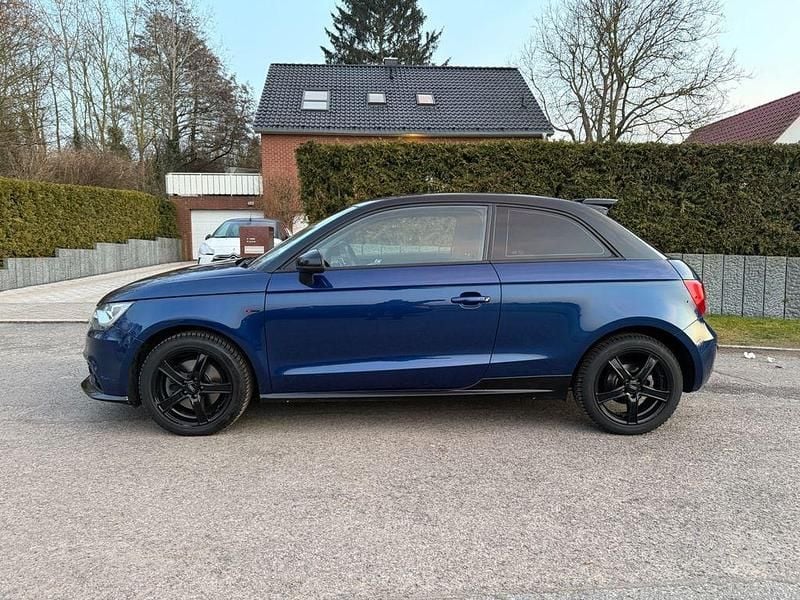 Gebraucht Audi A1 Sportback Design 140 PS (102 kW) 2014 Blau Kleinwagen