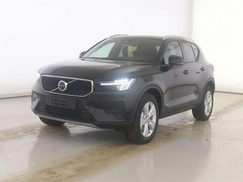 Onyx black / metallic Gebraucht 2025 Volvo XC40 Core SUV | 34.400 € (Superpreis) - Bild 1/4