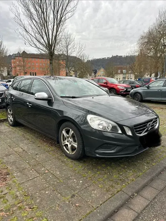 Gebraucht Volvo V60 R-Design 114 PS (83 kW) 2011 Grau Kombi