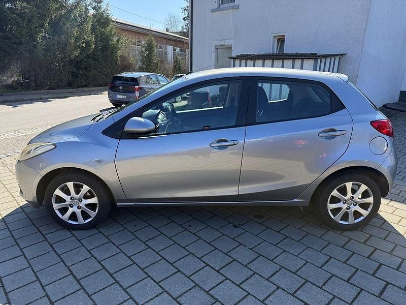 Gebraucht Mazda 2 Independence 75 PS (55 kW) 2009 Silber Kleinwagen