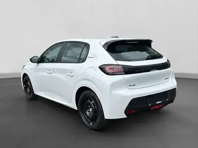 Gebraucht Peugeot 208 Style 110 PS (80 kW) 2025 Lack weiss banquise/typ aussenverkleidung spiegel flach standard Kleinwagen