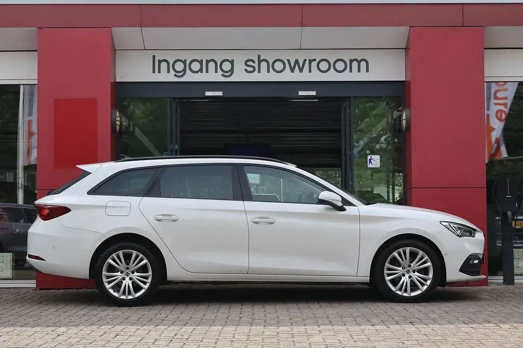 Gebraucht Seat Leon Style 131 PS (96 kW) 2021 Weiß Limousine