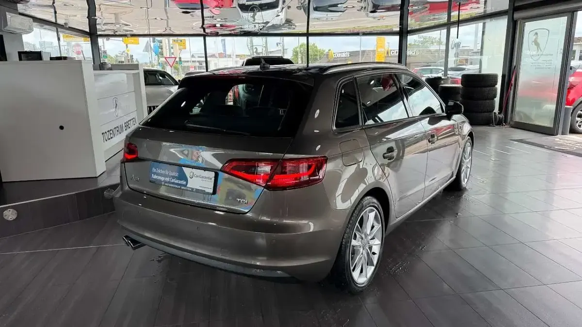 Gebraucht Audi A3 Ambition 150 PS (110 kW) 2015 Grau Limousine