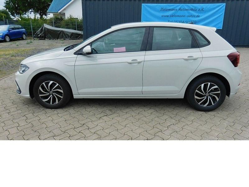 Ascotgrau a7agrau Gebraucht 2023 VW Polo Life Kleinwagen | 16.690 € (Fairer Preis) - Bild 1/4