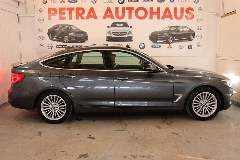Gebraucht BMW 330 Luxury Line 252 PS (185 kW) 2019 Grau Limousine