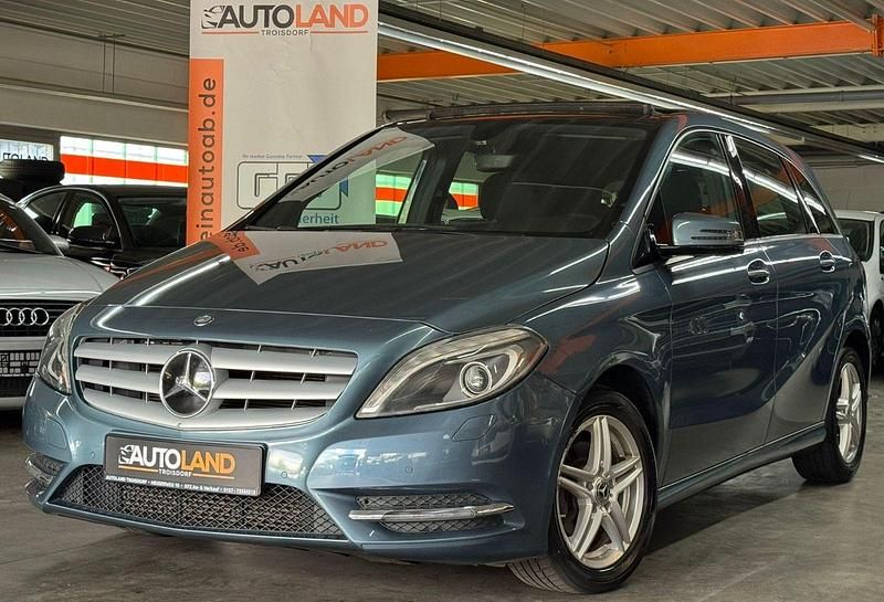 Gebraucht Mercedes B180 109 PS (80 kW) 2013 Blau Van / Kleinbus