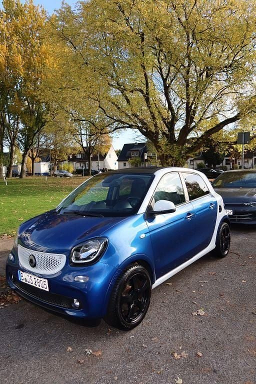 Blau Gebraucht 2015 Smart ForFour Prime Kleinwagen | 11.900 € (Fairer Preis) - Bild 1/4