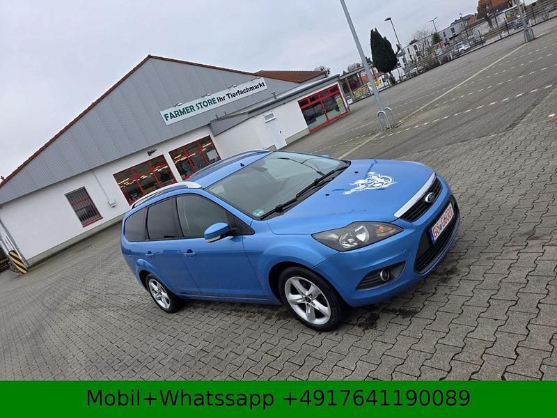 Gebraucht Ford Focus Style 101 PS (74 kW) 2010 Blau Kombi
