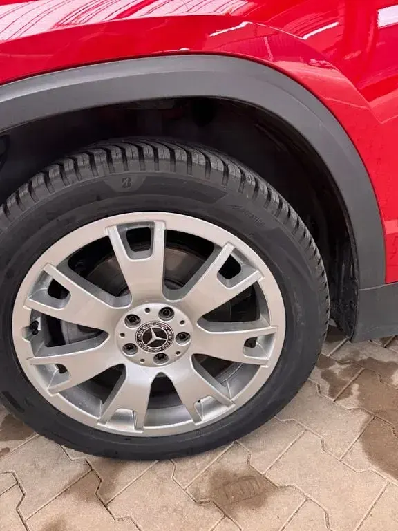 Gebraucht Mercedes EQA350 AMG 214 kW (292 PS) 2023 Rot SUV