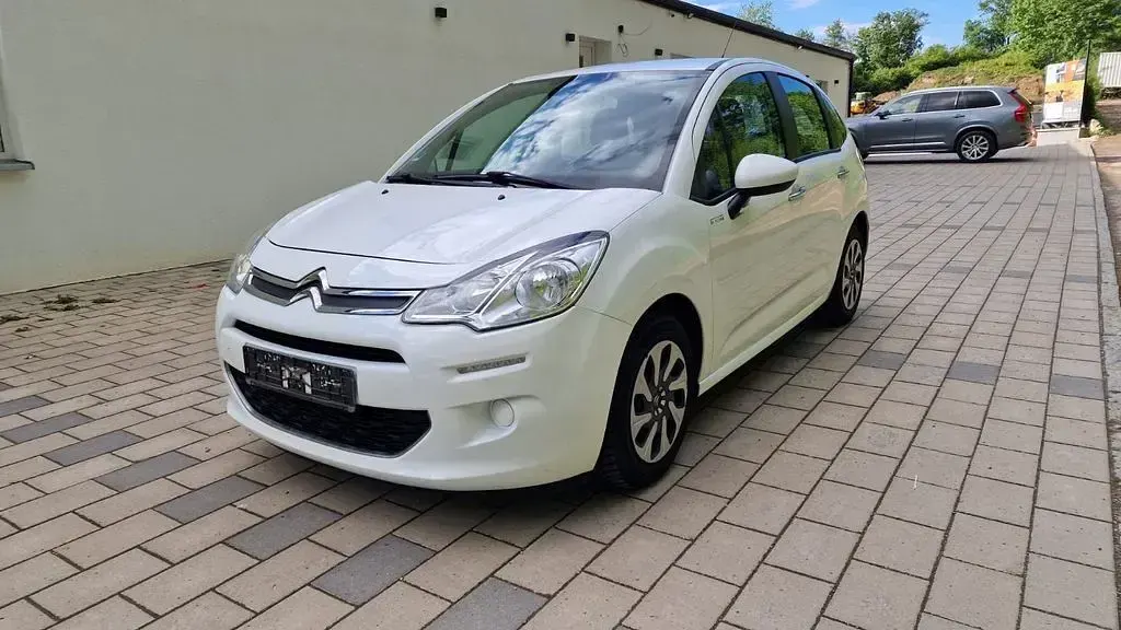 Używany Citroën C3 PureTech 82 KM (60 kW) 2014 Biały Sedan/Limuzyna