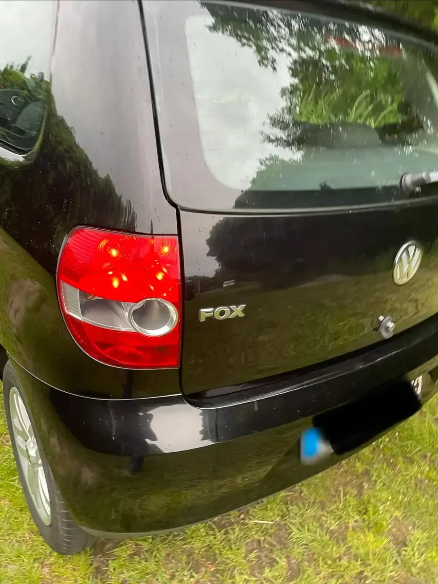 Gebraucht VW Fox 75 PS (55 kW) 2007 Schwarz Kleinwagen