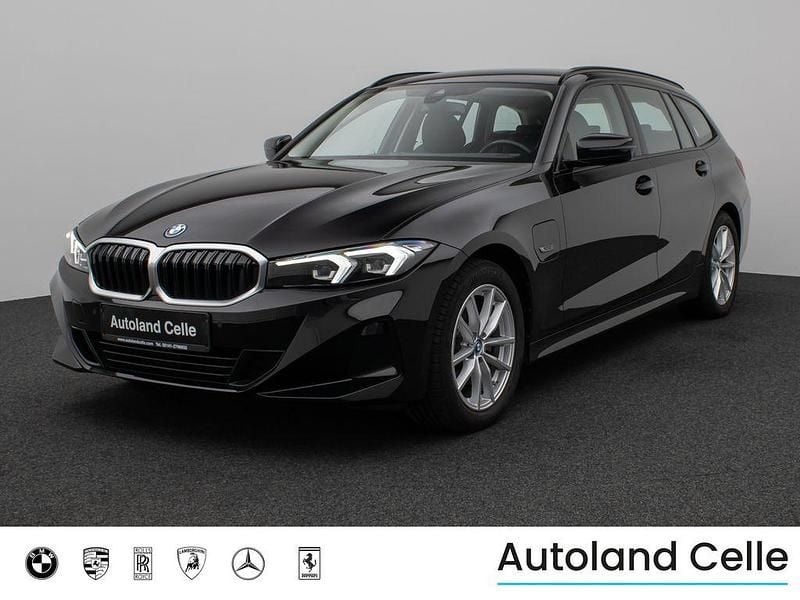 Schwarz 2668schwarz Gebraucht 2022 BMW 330e Sport Line Limousine | 27.999 € (Superpreis) - Bild 1/4