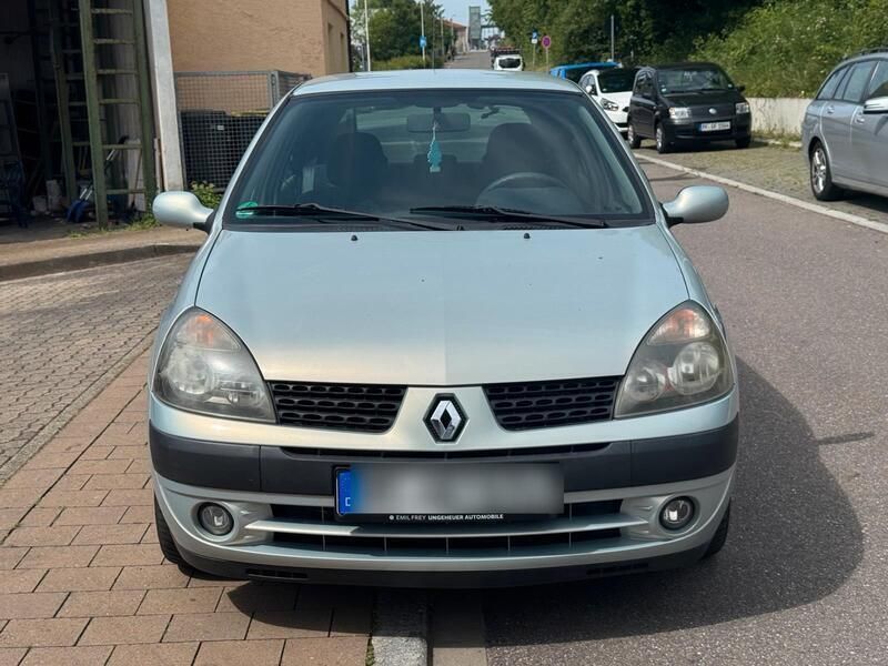 Silber Gebraucht 2002 Renault Clio II Kleinwagen | 1.649 € (Fairer Preis) - Bild 1/4