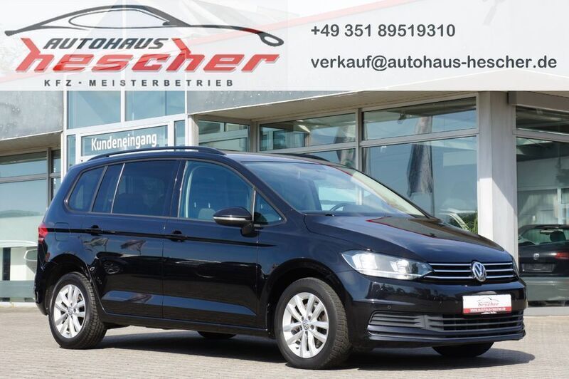 Gebraucht VW Touran Comfortline 150 PS (110 kW) 2016 Schwarz deep black perleffekt metallic Van / Kleinbus