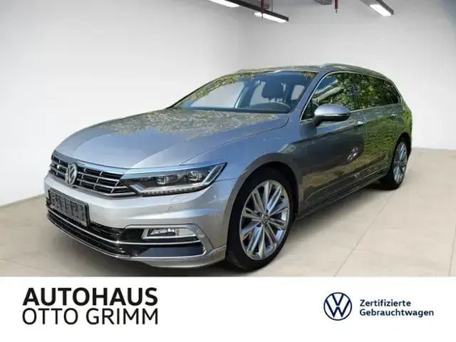 Gebraucht VW Passat Highline 179 PS (131 kW) 2017 Blau Kombi