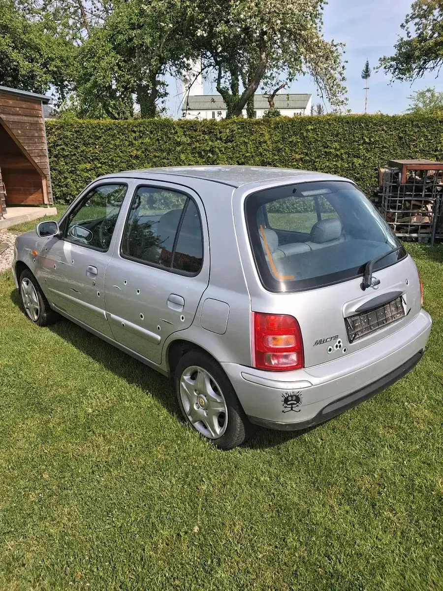 Gebraucht Nissan Micra 82 PS (60 kW) 2002 Silber Kleinwagen