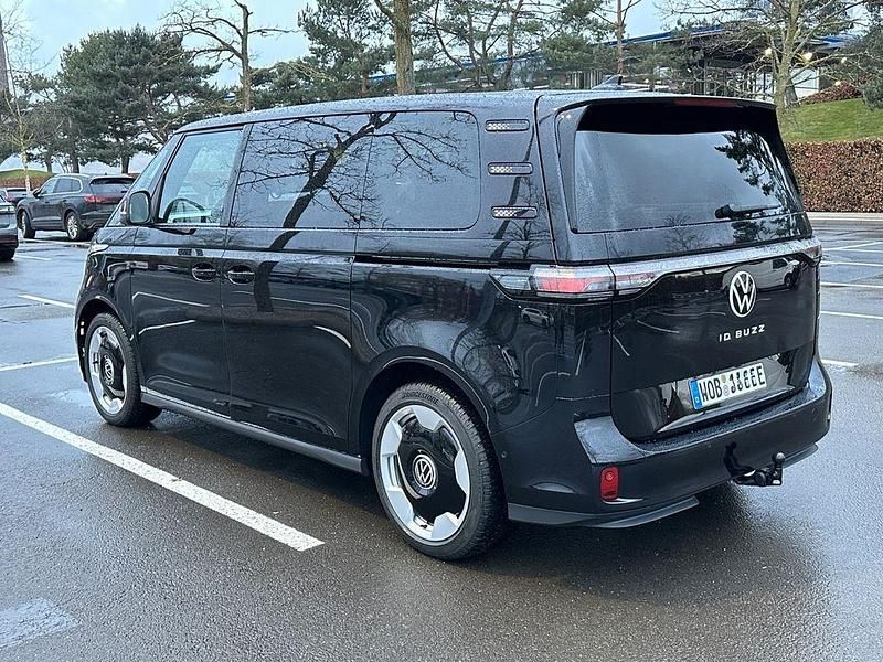 Gebraucht VW ID. Buzz Pro 150 kW (204 PS) 2024 Schwarz Van / Kleinbus