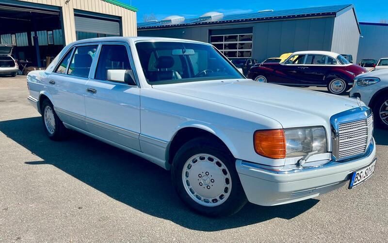 Weiß Gebraucht 1991 Mercedes 560 Limousine | 24.900 € - Bild 1/4