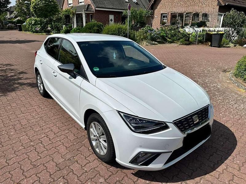 Weiß Gebraucht 2019 Seat Ibiza Limousine | 15.900 € (Fairer Preis) - Bild 1/4
