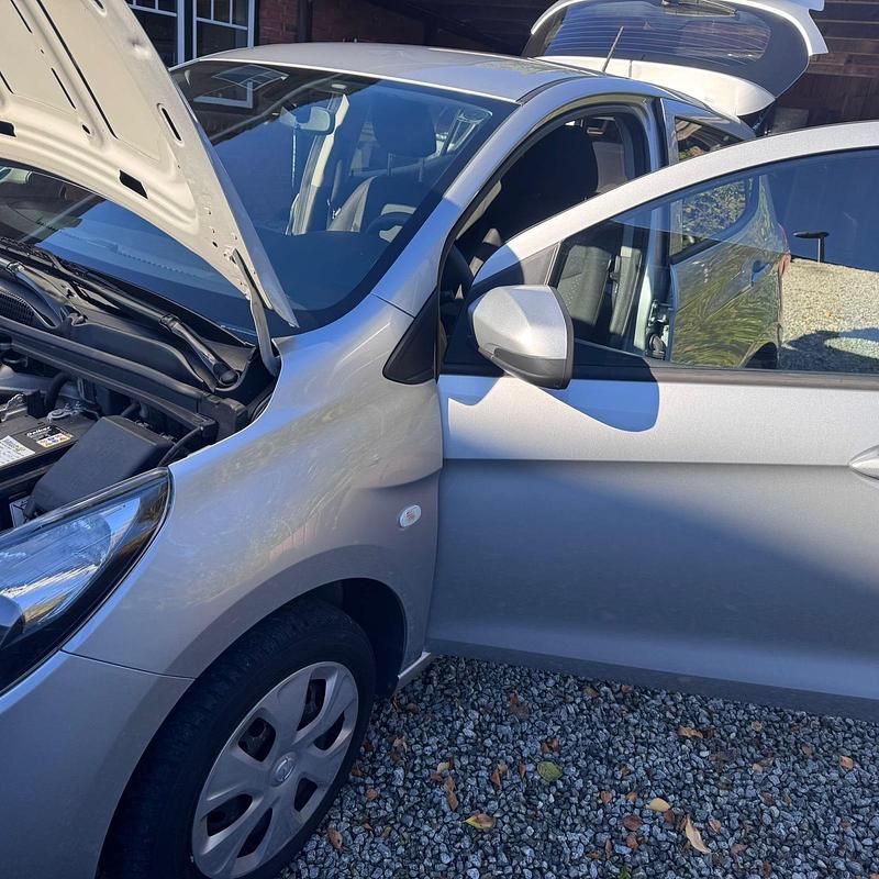 Silber Gebraucht 2016 Opel Karl Kleinwagen | 4.800 € (Guter Preis) - Bild 1/4