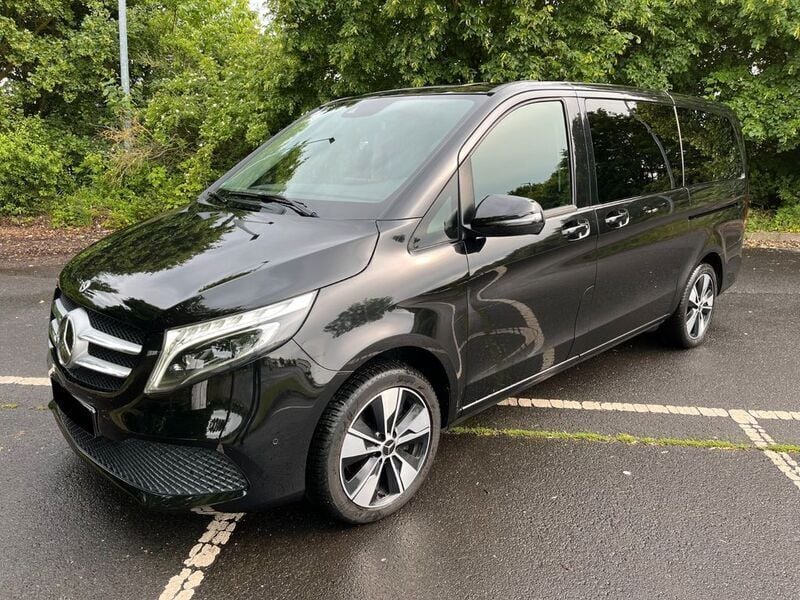 Schwarz Gebraucht 2019 Mercedes V250 Edition Van / Kleinbus | 43.450 € (Fairer Preis) - Bild 1/4