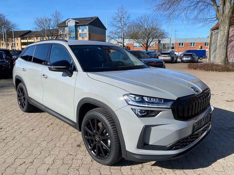 Neu Skoda Kodiaq Selection 193 PS (141 kW) 2025 Stahl grau SUV