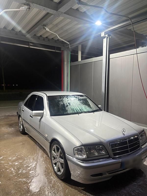 Gebraucht Mercedes C240 170 PS (125 kW) 1999 Silber Limousine