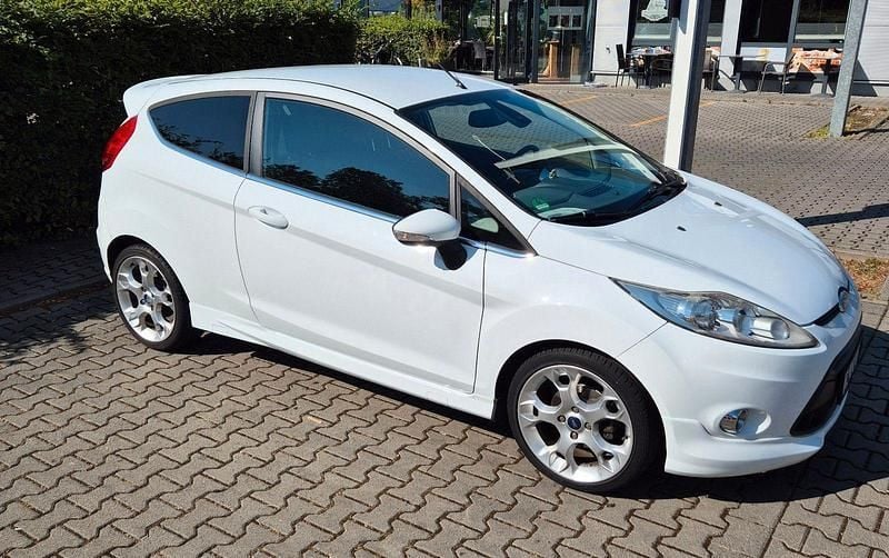 Grau Gebraucht 2008 Ford Fiesta Titanium Kleinwagen | 3.200 € (Guter Preis) - Bild 1/4