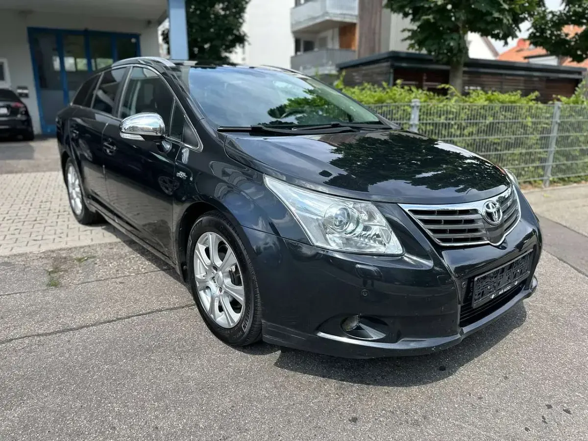 Gebraucht Toyota Avensis TEC-Edition 150 PS (110 kW) 2009 Black mica / ink Kombi